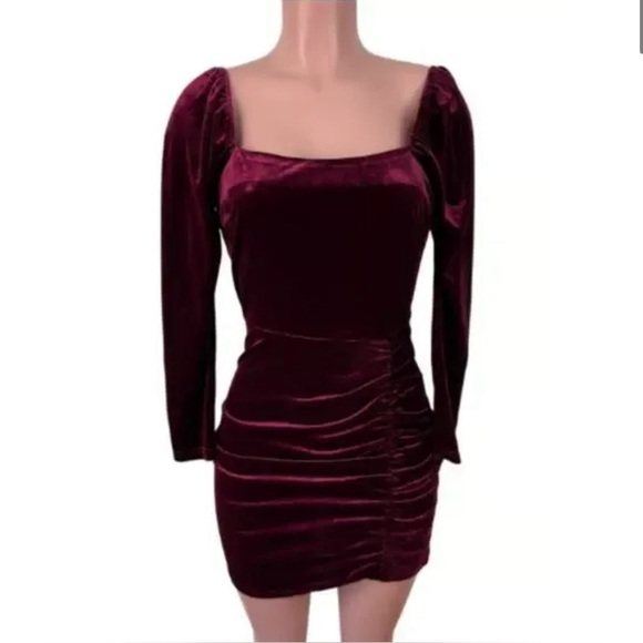 Lucy Paris Dresses & Skirts - Lucy Paris Red Velvet Long Sleeve Mini Dress Medium NEW square neck holiday